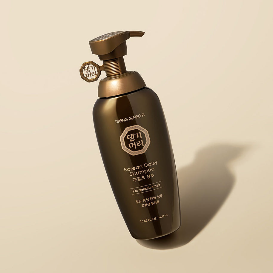DAENG GI MEO RI Korean Daisy Shampoo for Sensitive Hair 400ml