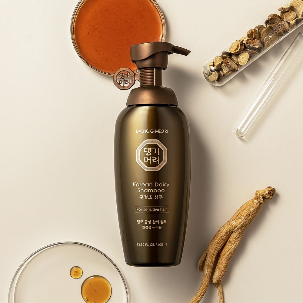 DAENG GI MEO RI Korean Daisy Shampoo for Sensitive Hair 400ml