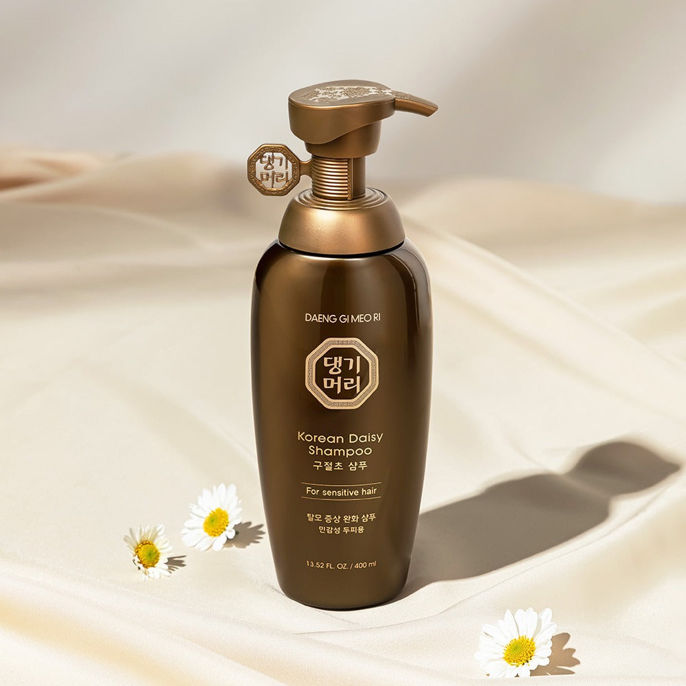 DAENG GI MEO RI Korean Daisy Shampoo for Sensitive Hair 400ml